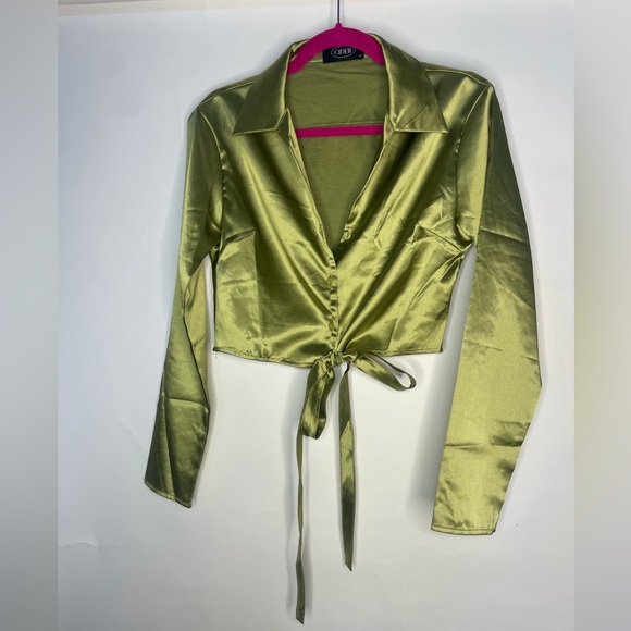 Cider Tops - Green satiny shiny top (S)